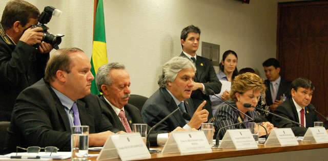  Senado e Estados caminham para acordo sobre royalties do petr&oacute;leo 