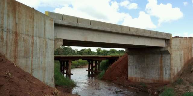 Pontes de concreto em Paranhos e Ponta Por&atilde; v&atilde;o custar R$ 6,6 milh&otilde;es