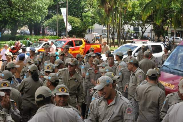 Caminh&atilde;o-escada chega em 2017 para refor&ccedil;ar a seguran&ccedil;a, diz Reinaldo
