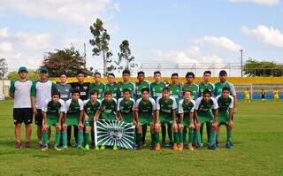 O time do Pelezinho/Tecol ficou com o título na categoria Sub-15 (Foto: Ivan Carlos/Divulgação)