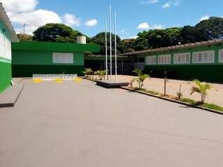 Escola reformada por detentos no bairro Coopavila II, segunda maior da Capital (Foto: Reprodução/TJMS)