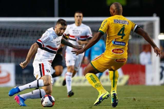 Pratto come&ccedil;a bem na estreia mas S&atilde;o Paulo e Mirassol termina em 2 a 2 
