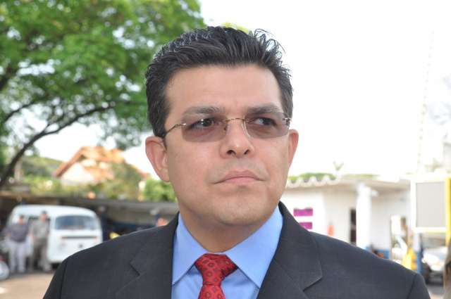 Prefeito apresenta novo comandante da Guarda Municipal e visita obras