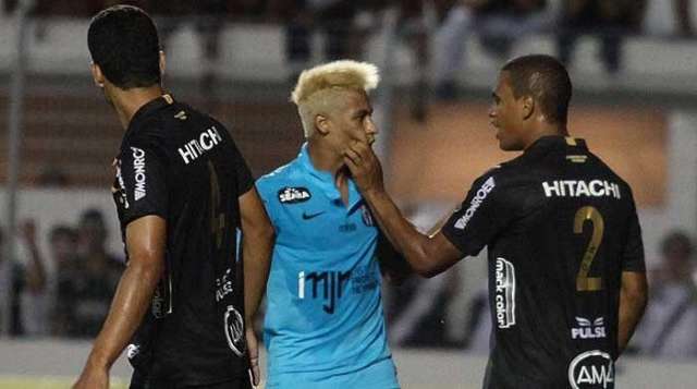 Com Neymar expulso ainda no 1&ordm; tempo, Ponte derrota Santos por 3 a 1