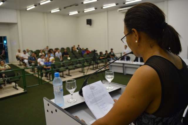 &Uacute;ltima vereadora da &quot;farra das di&aacute;rias&quot; &eacute; cassada por unanimidade