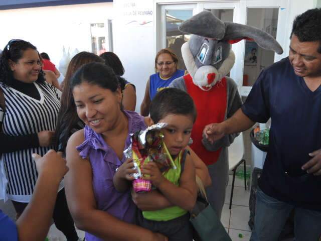  Evento de P&aacute;scoa re&uacute;ne doa&ccedil;&atilde;o e aux&iacute;lio a carentes no Nova Lima