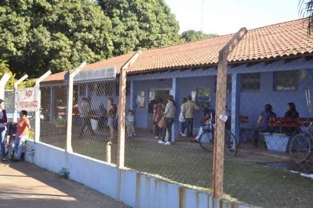 Prefeito acompanha postos por v&iacute;deo e WhatsApp, mas n&atilde;o v&ecirc; problemas