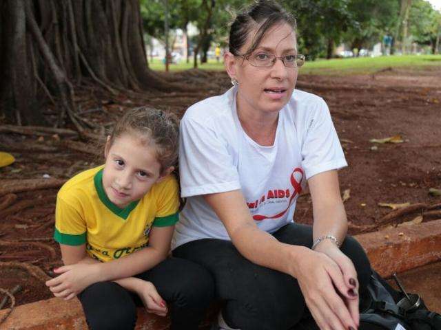 Com aplausos a S&eacute;rgio Moro, protesto come&ccedil;a com 200 pessoas na Capital