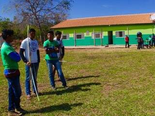 Alunos em escola da Aldeia Guató no Pantanal (Foto: Chico Ribeiro/Governo MS)