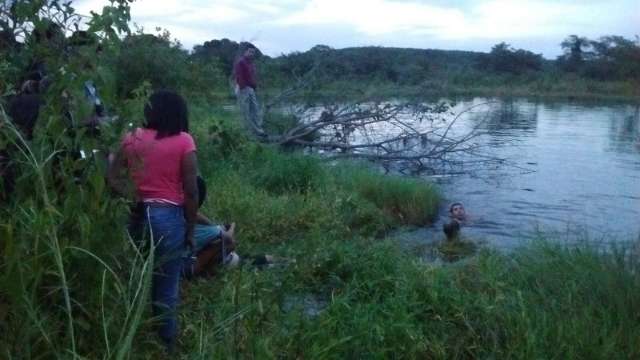 M&atilde;e e filho perdem equil&iacute;brio e morrem afogados em a&ccedil;ude