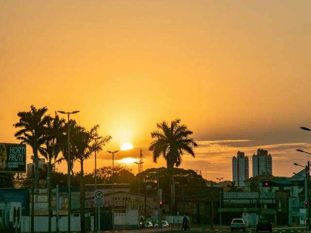 Term&ocirc;metros chegam aos 40&ordm;C em dia de sol em MS, prev&ecirc; meteorologia 