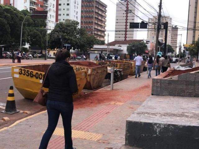 Promotoria quer licenciamento de empresas de entulho no prazo de 30 dias 