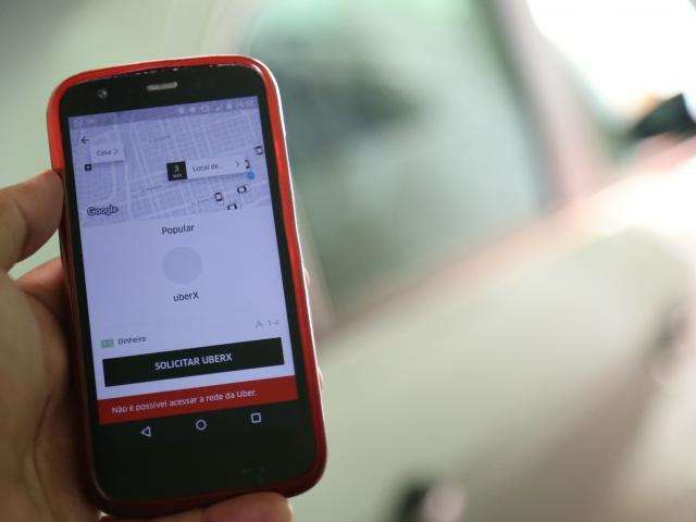Pressionados por regulamenta&ccedil;&atilde;o, motoristas Uber criam associa&ccedil;&atilde;o