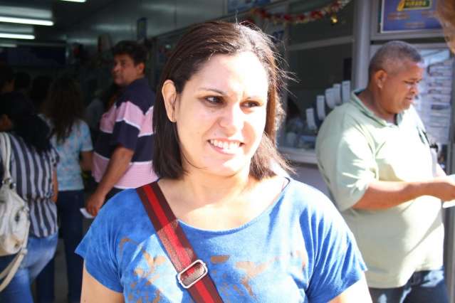 Apostador faz fila, "sacrif&iacute;cio" e bol&atilde;o por pr&ecirc;mio de R$ 220 milh&otilde;es