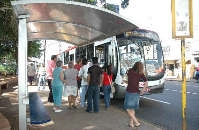 Com suspeita de &ldquo;inexist&ecirc;ncia&rdquo;, licita&ccedil;&atilde;o do &ocirc;nibus teve p&eacute; de guerra