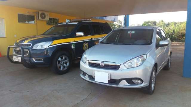 Trio &eacute; preso enquanto &ldquo;vigiava&rdquo; PRF para ajudar em contrabando 