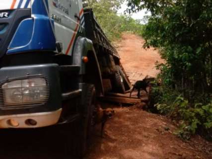 Ponte quebra com caminhão e bloqueia acesso de 16 produtores em Camapuã