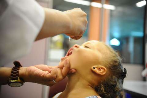 MS recebe 400 mil doses de vacina contra a pólio e sarampo 