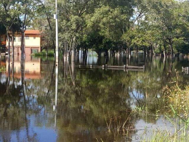 Cheia do rio Paraguai amea&ccedil;a colocar &aacute;reas rurais em estado de emerg&ecirc;ncia