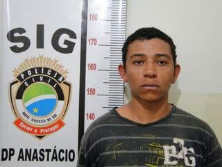 Jackson Ramos da Silva foi preso pouco depois fazer um furto em uma fazenda (Foto: Ronaldo Regis)