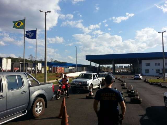 Caminh&otilde;es lotam p&aacute;tios de postos da receita ap&oacute;s paralisa&ccedil;&atilde;o de auditores