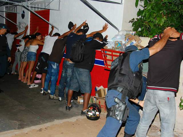  Mesmo com lei pol&ecirc;mica, movimento ainda &eacute; grande em conveni&ecirc;ncias