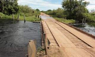 Na semana passada água encobriu trechos da pista da Estrada Parque. (Foto: Agesul/ Divulgação)