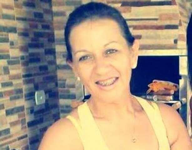 Marido mata a esposa a facadas e depois liga para avisar a pol&iacute;cia