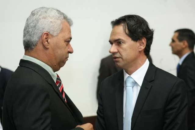 Deputados t&ecirc;m semana de &quot;bate boca&quot; em torno da sucess&atilde;o estadual