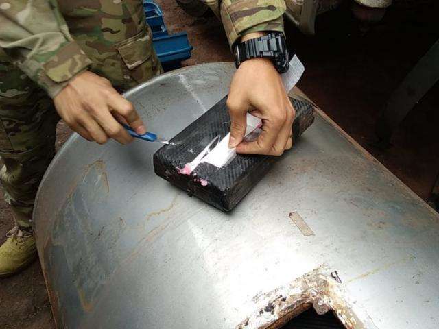Coca&iacute;na encontrada em tanque de carreta com milho pesou 252 quilos