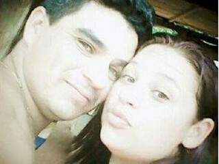 Foto do casal foi postada em página do Facebook. (Foto: reprodução/Jornal da Nova)