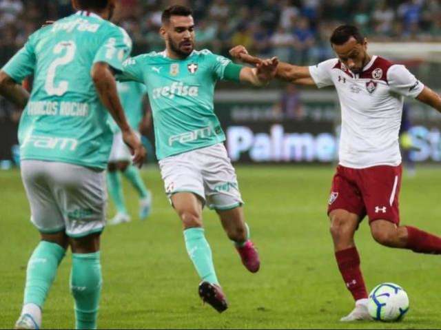 Em noite de Luiz Adriano, Palmeiras vence o Fluminense por 3 a 0 