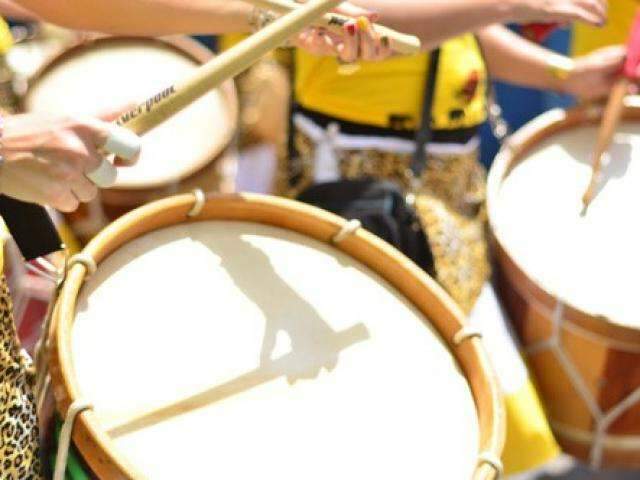 Curso de &quot;Maracatu de Baque Virado&quot; traz ritmo de PE ao Carnaval de Campo Grande