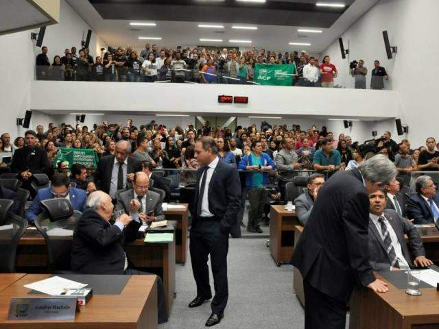 Deputados admitem press&atilde;o, mas negam que mensagens mudaram votos