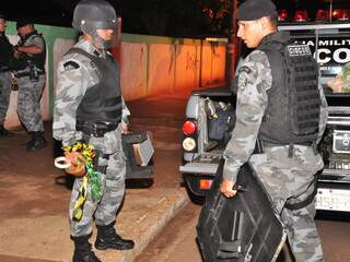 Esquadrão antibombos do Cigcoe esteve no local procurar e detonar o objeto suspeito (Foto: João Garrigó)
