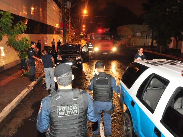 Mais um carro &eacute; incendiado na regi&atilde;o central de Campo Grande