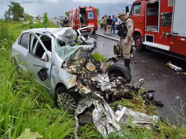  Colis&atilde;o frontal mata duas mulheres, crian&ccedil;a e beb&ecirc; em Parana&iacute;ba