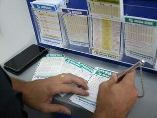 Apostas para a Mega da Virada movimentaram lotéricas em todo o país. (Foto: Paulo Francis)
