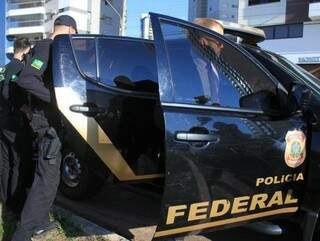 Agentes da Polícia Federal, durante ação da Lama Asfáltica (Foto: Marina Pacheco)