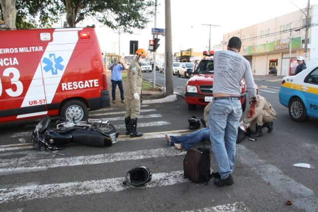 Casal fica ferido em acidente na Rua Cear&aacute; em Campo Grande