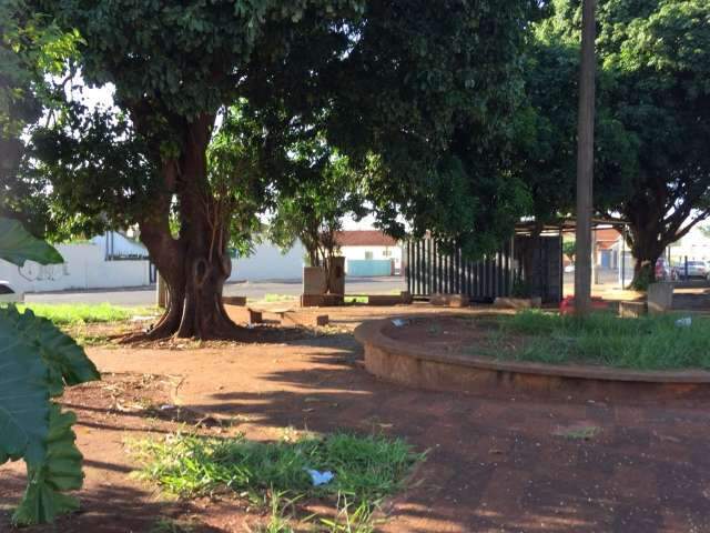 Homem assassinado em pra&ccedil;a no Bairro Amamba&iacute; tinha 38 anos 