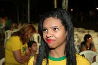 Laura ficou feliz com o placar e acha que Brasil chega á final (Foto: Cleber Gellio)