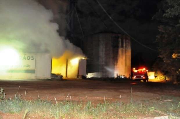 Superaquecimento em secadora de gr&atilde;os causa inc&ecirc;ndio na MS-134