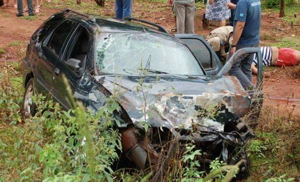 Colis&atilde;o entre carros de passeio deixa 8 feridos, sendo 3 crian&ccedil;as