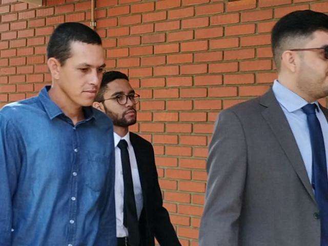 Pe&atilde;o que matou colega de servi&ccedil;o se apresenta e alega leg&iacute;tima defesa