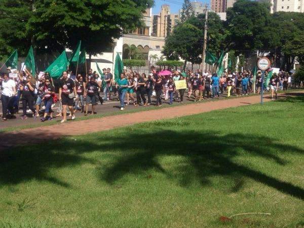 Professores se dizem coagidos em tentativa de repreender greve