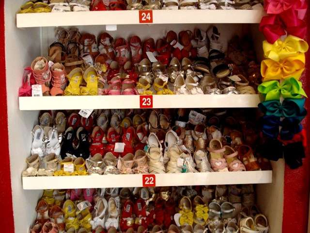 Com at&eacute; 40% de desconto, loja de sapato infantil abre liquida&ccedil;&atilde;o famosa 