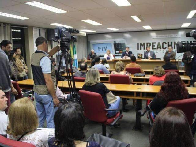 Bancada petista discute impeachment de Dilma na Assembleia Legislativa