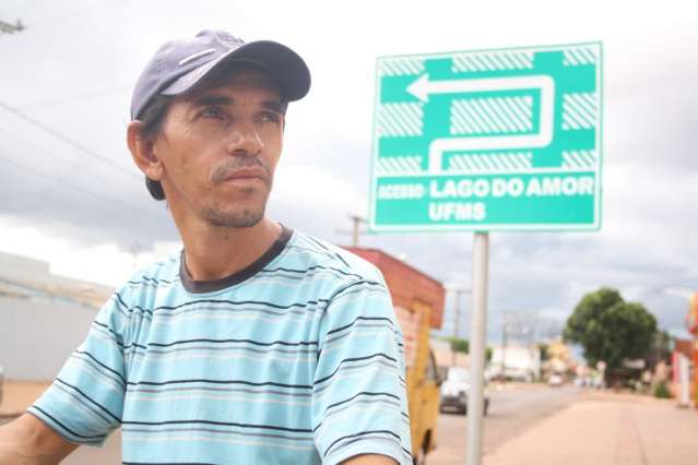 Com desenhos &quot;novos&quot;, placas de sinaliza&ccedil;&atilde;o confundem motoristas