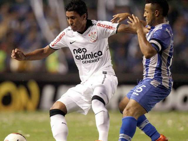  Corinthians segura o empate e decide vaga em casa na Libertadores